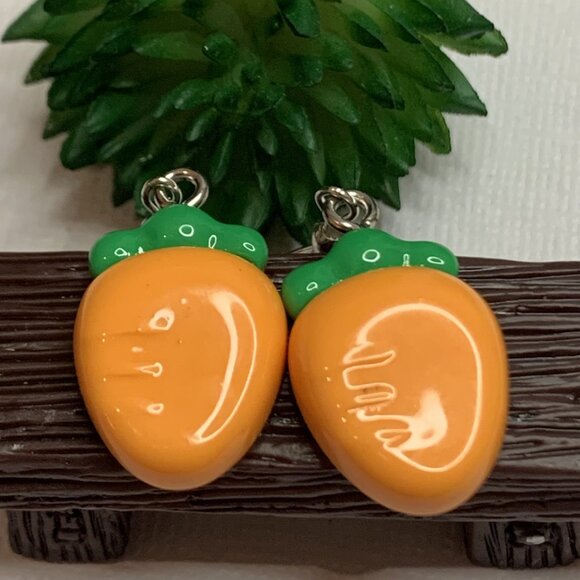 Carrot Earring, Vegetable Earring, Easter Earring, Funny Food Earring, Gift Idea - Picture 2 of 7